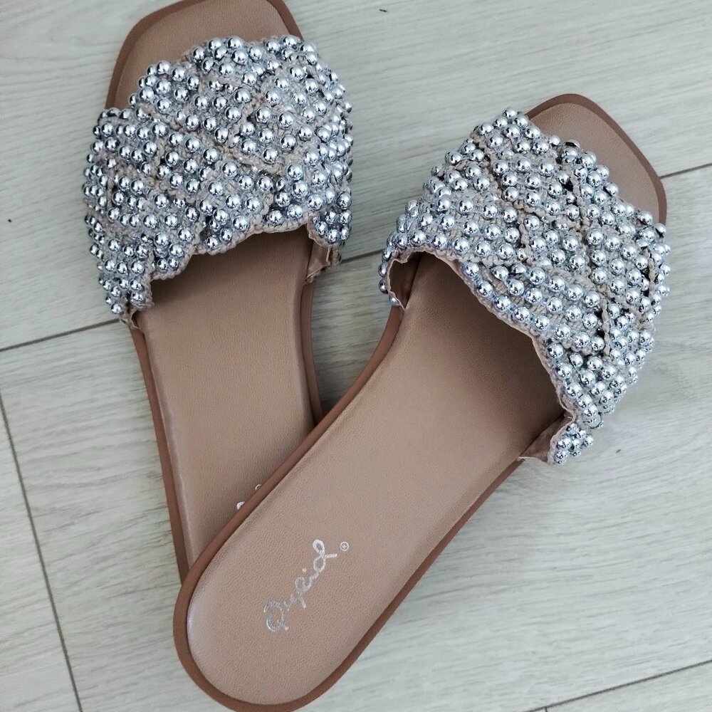 Studded Slides